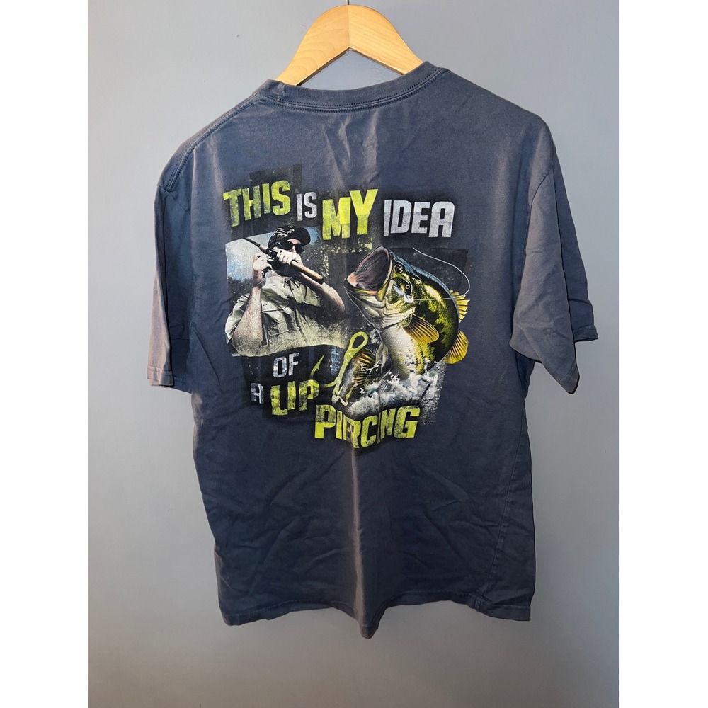 Bass Pro Shops Mens Blue Lip Piercing Fishing Graphic T-Shirt Size M